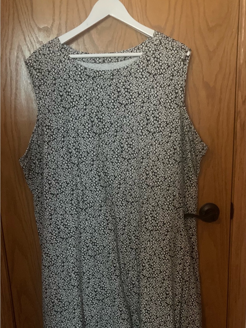 Croft & Barrow Black & White Ditsy Floral Sleeveless Maxi Dress. 4X.
